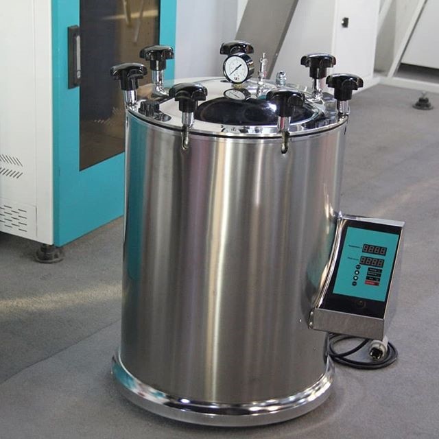 اتوکلاو ازمایشگاهی